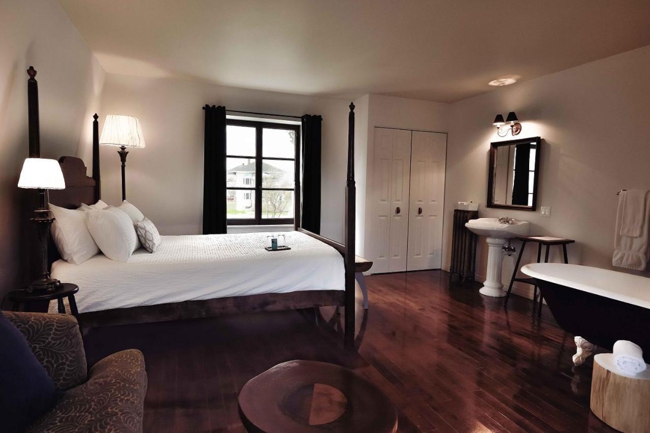 Auberge Le 112 Saint Andre De Kamouraska Ngoại thất bức ảnh