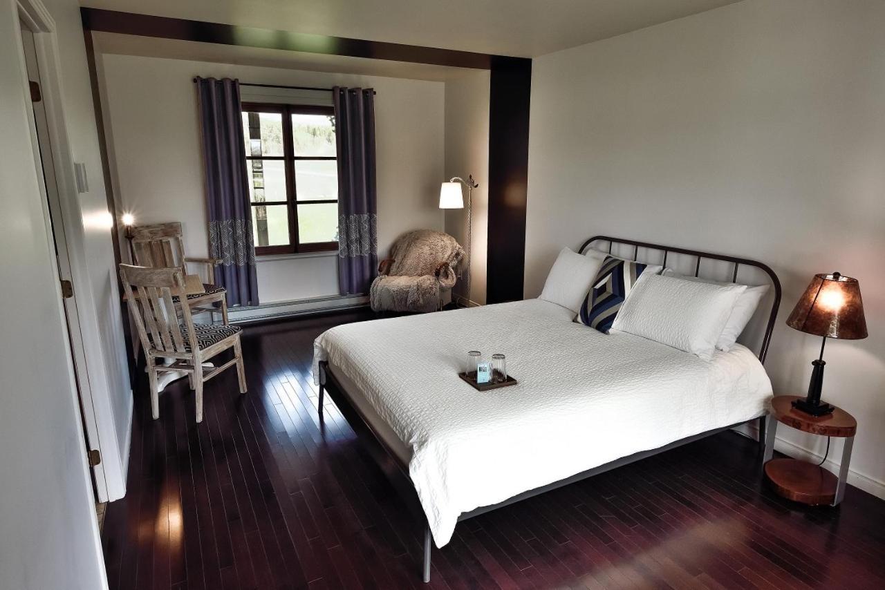 Auberge Le 112 Saint Andre De Kamouraska Ngoại thất bức ảnh